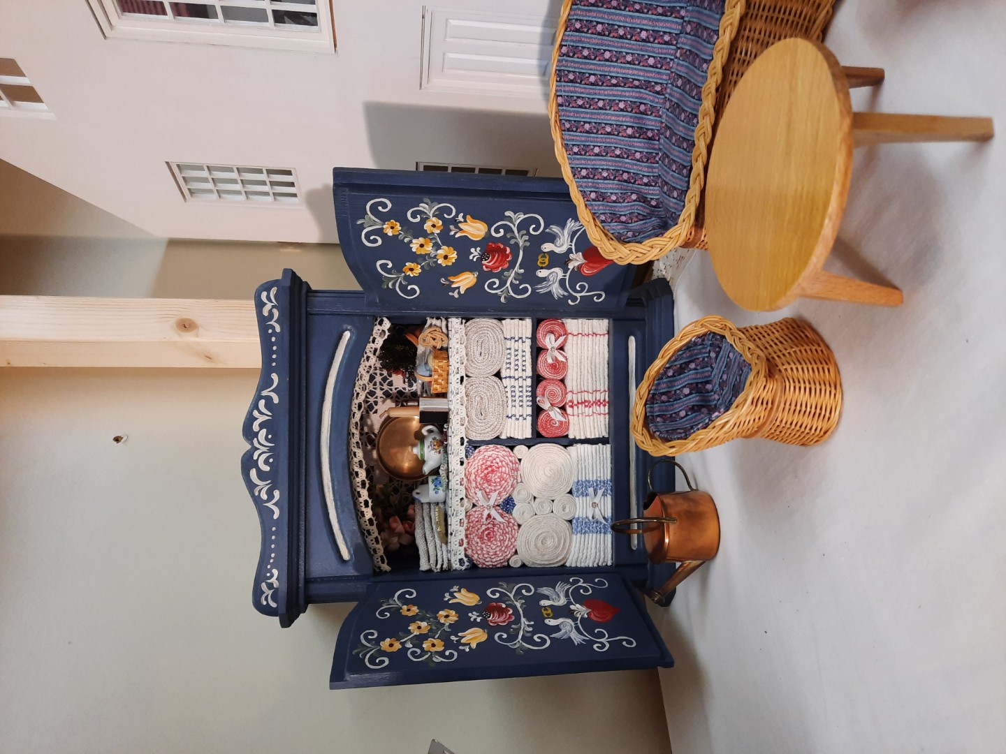 Aussteuerschrank