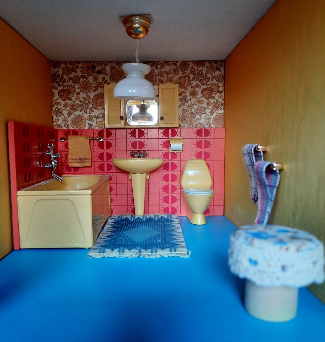 Badezimmer, nun sogar mit Waschmaschine
