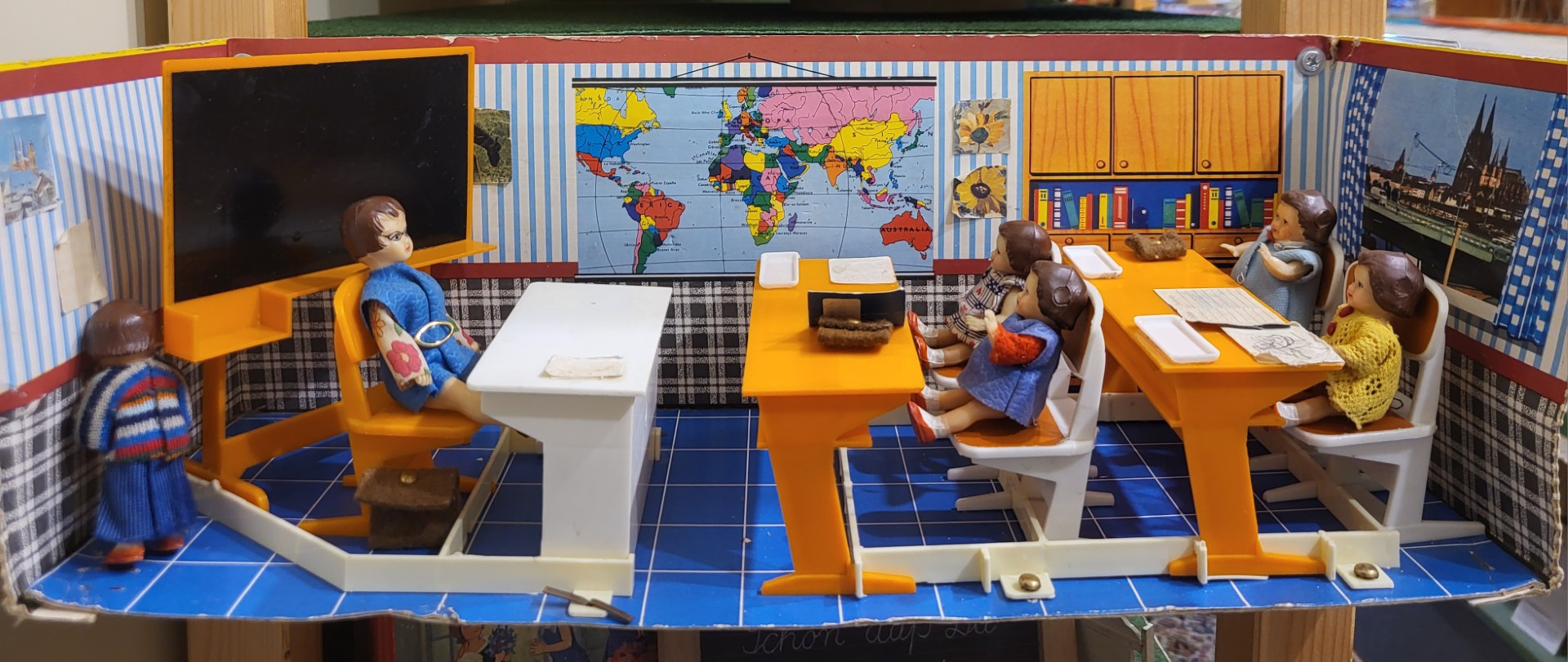 Modella Schule