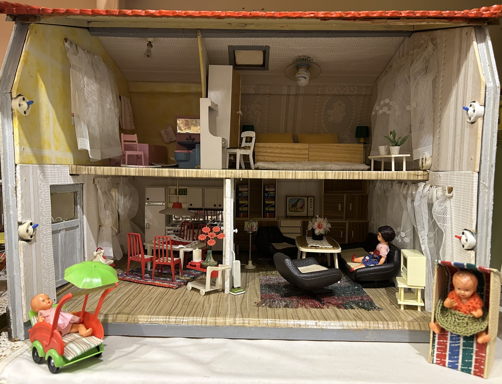 DDR Haus mit Klappdach